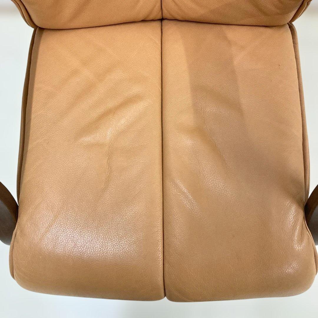 フジファニチャー　キャスター付　革製ダイニングチェア　アームチェア　椅子　チェア