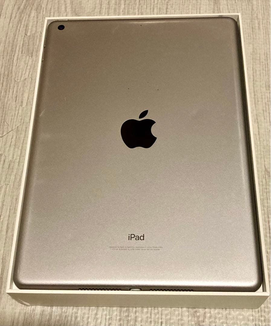 Apple iPad 第6世代 Wi-Fi モデル 128GB スペースグレー