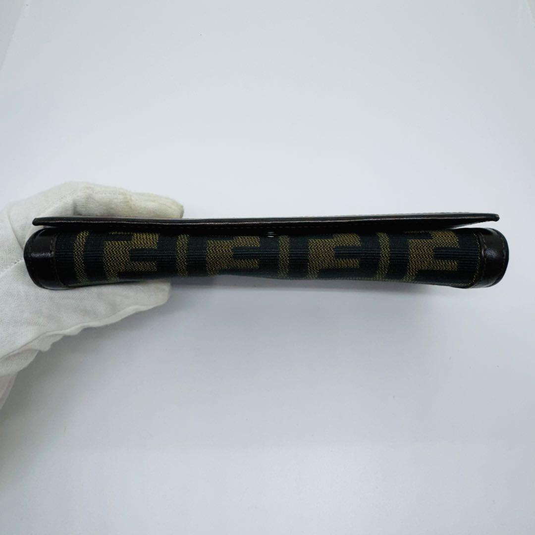 ✨FENDI✨フェンディ✨ズッカ柄✨FFロゴ✨ブラウン✨二つ折り財布✨