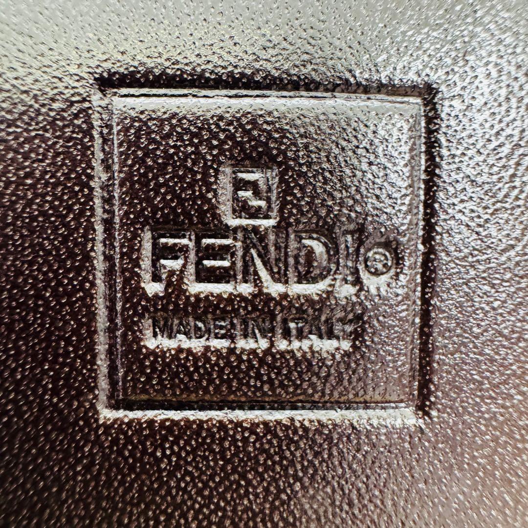 ✨FENDI✨フェンディ✨ズッカ柄✨FFロゴ✨ブラウン✨二つ折り財布✨