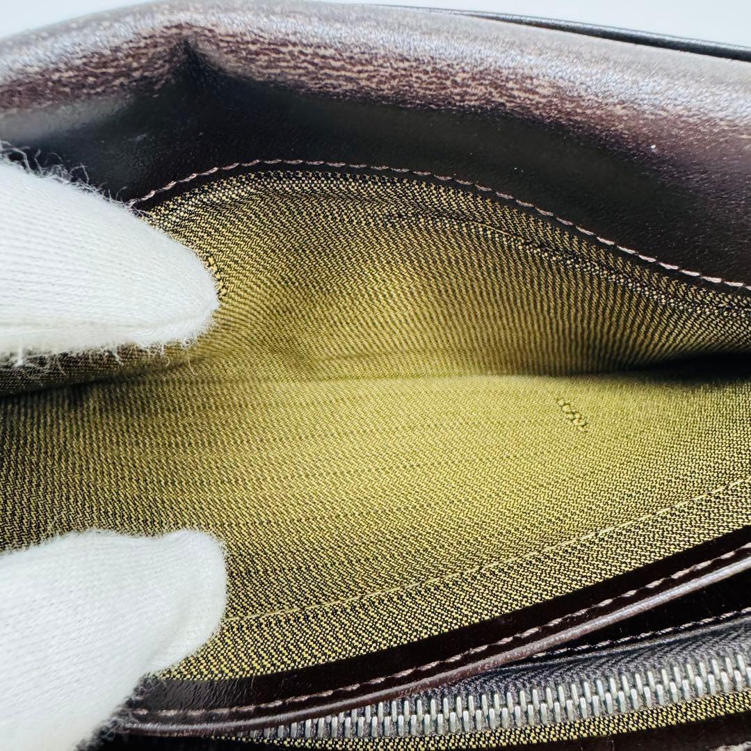 ✨FENDI✨フェンディ✨ズッカ柄✨FFロゴ✨ブラウン✨二つ折り財布✨