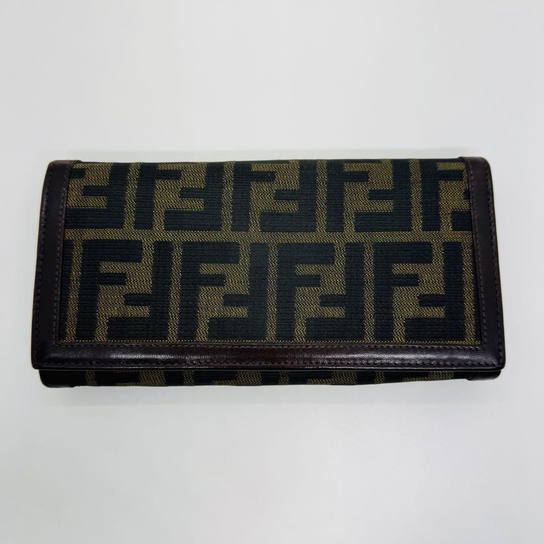 ✨FENDI✨フェンディ✨ズッカ柄✨FFロゴ✨ブラウン✨二つ折り財布✨