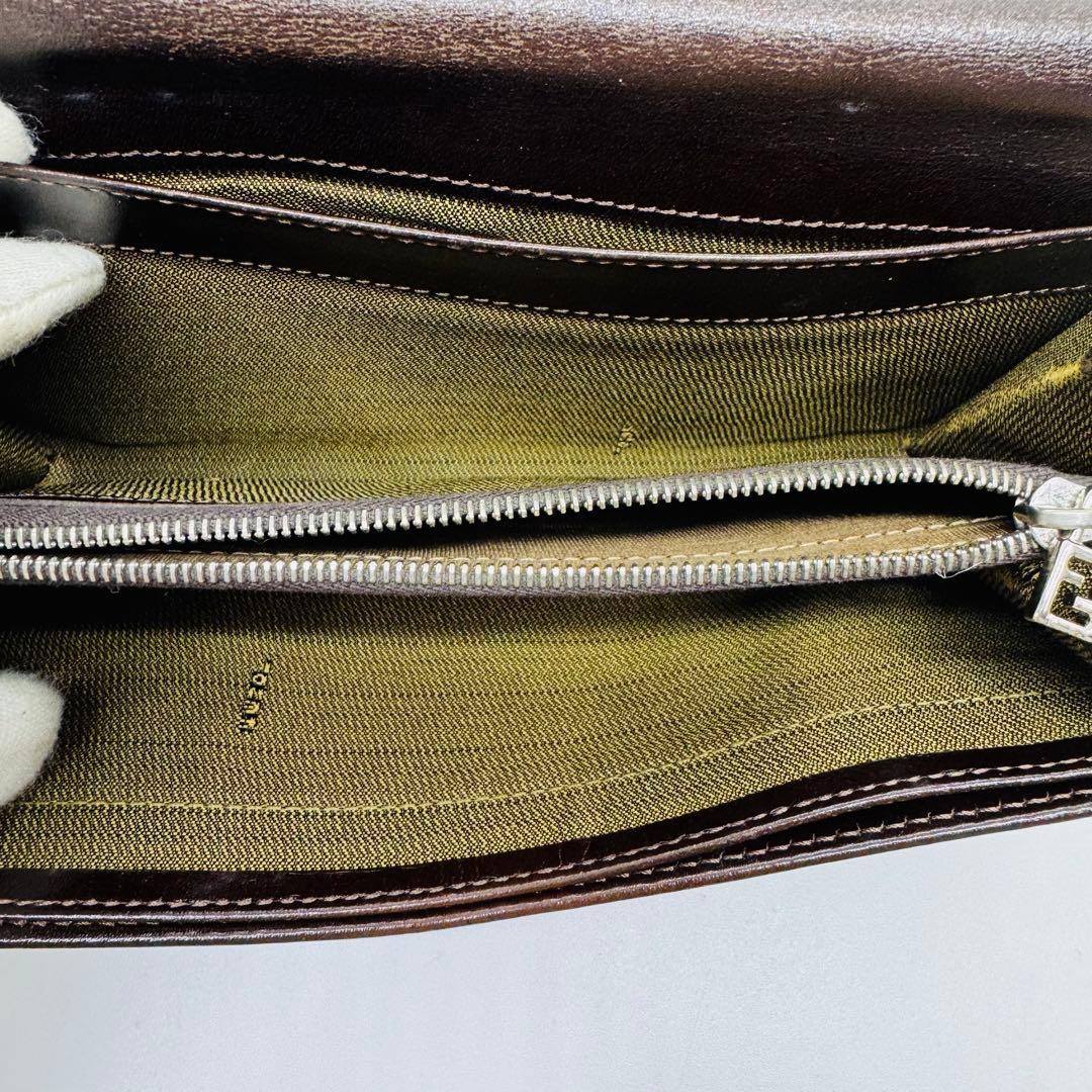 ✨FENDI✨フェンディ✨ズッカ柄✨FFロゴ✨ブラウン✨二つ折り財布✨