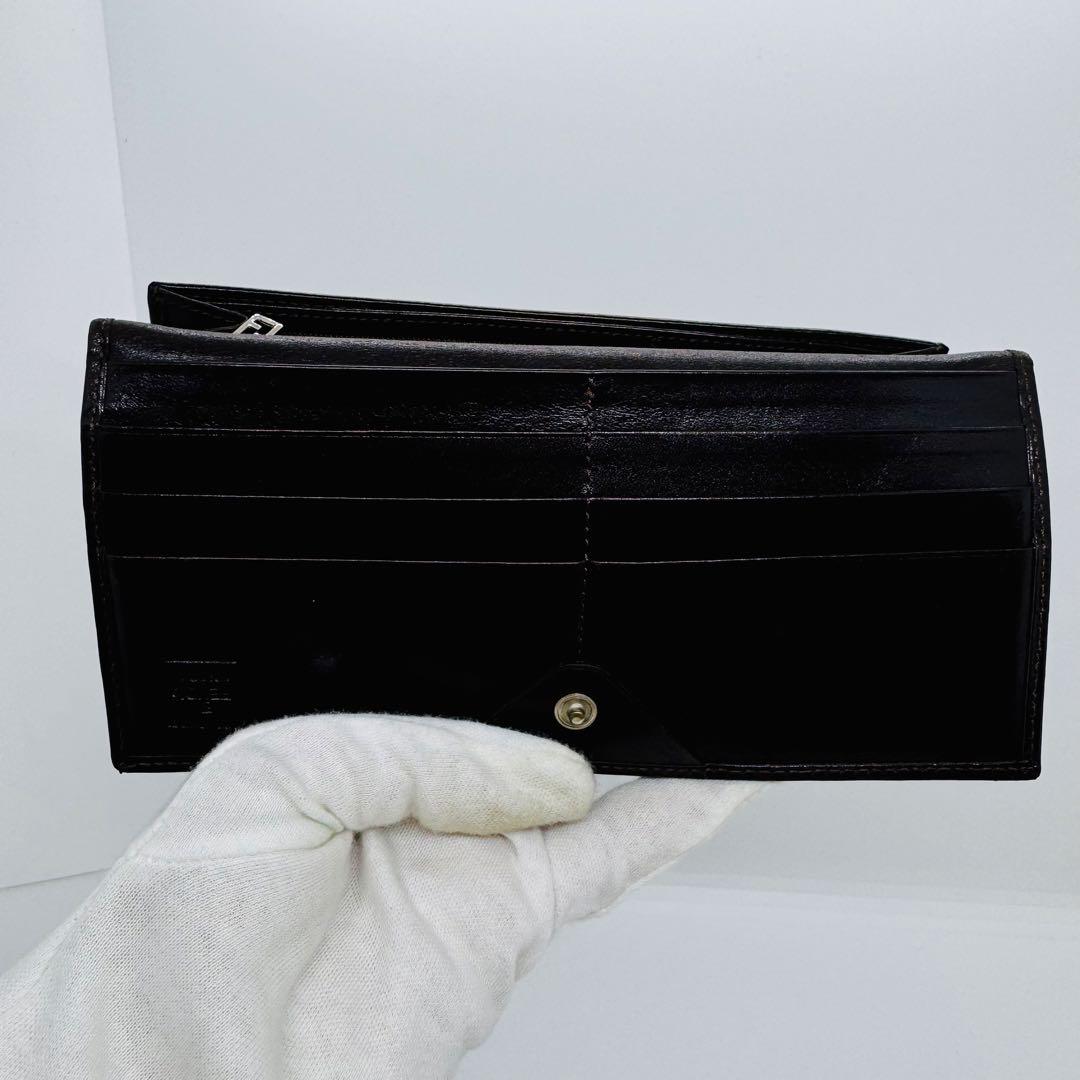 ✨FENDI✨フェンディ✨ズッカ柄✨FFロゴ✨ブラウン✨二つ折り財布✨