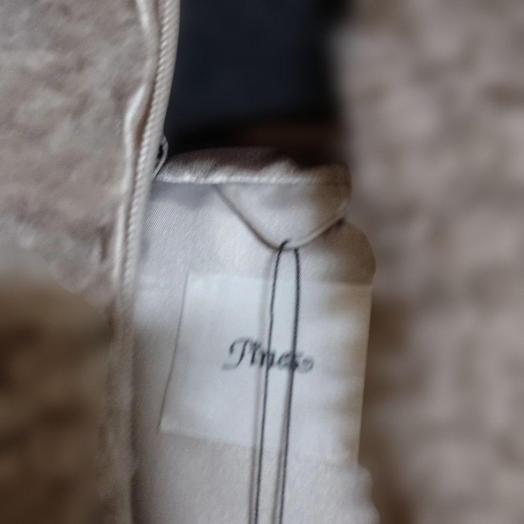 Jinesボア フード付きベスト ベージュ　新品未使用、定価21.780円