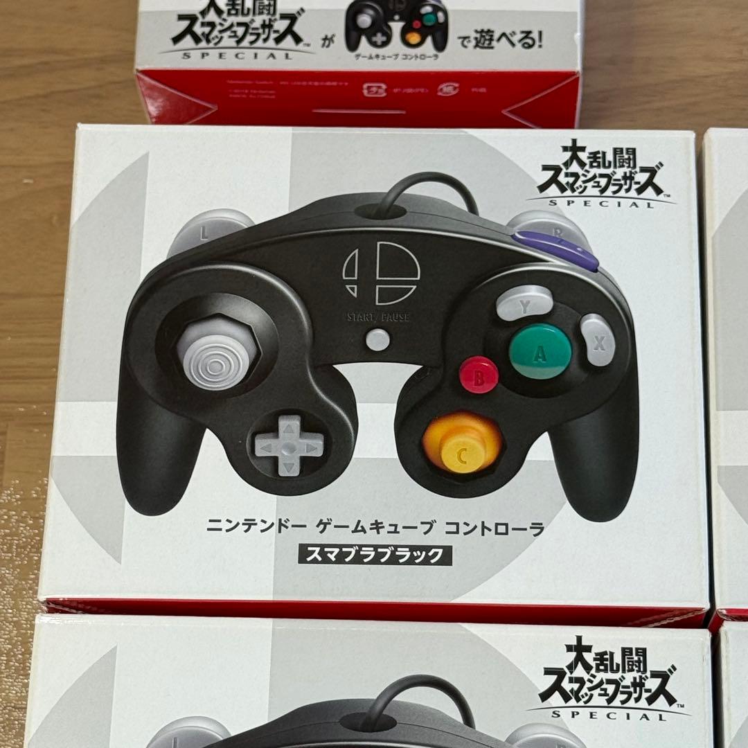 6-186【美品】ゲームキューブコントローラ スマブラブラック 4個 接続タップ