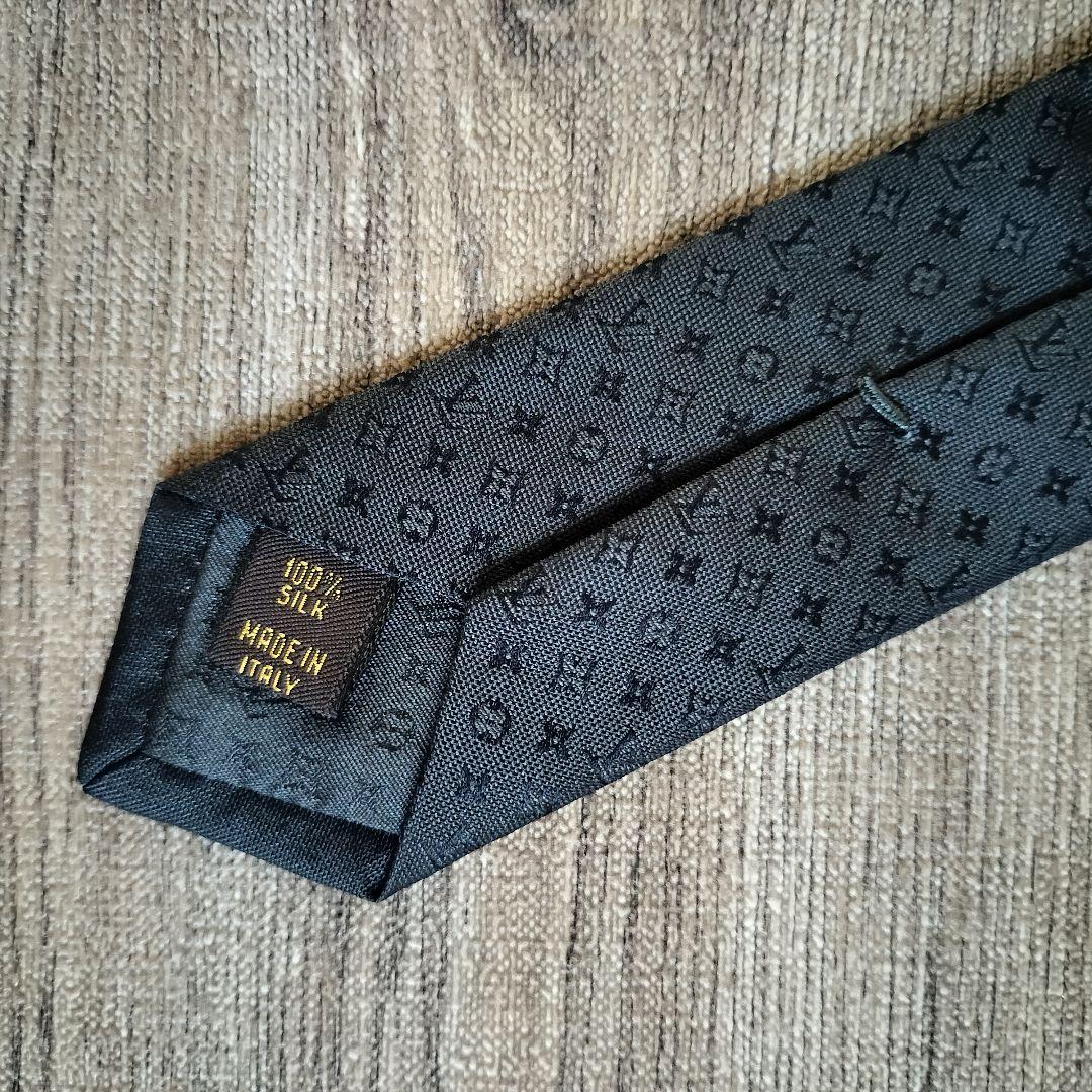 極美品✨Louis Vuitton 　ダークグレー モノグラム　ネクタイ