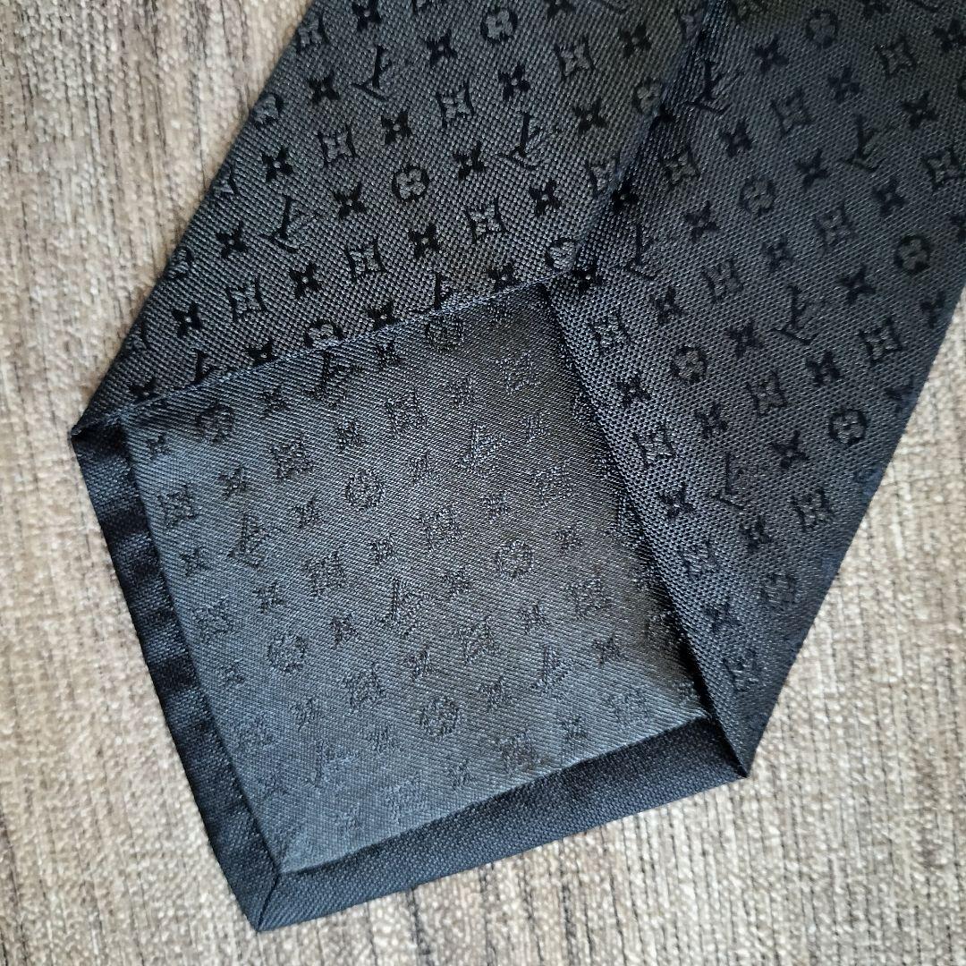 極美品✨Louis Vuitton 　ダークグレー モノグラム　ネクタイ