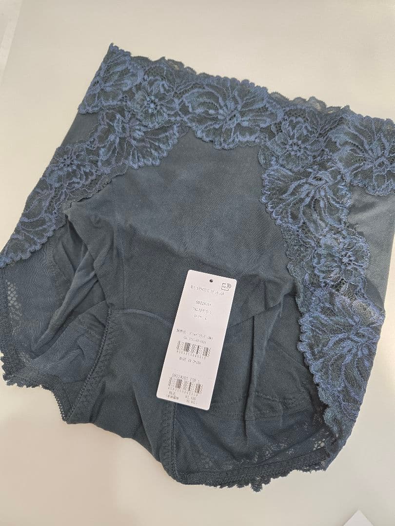 ブラデリス　おしりPラインラッピングショーツ　フォレストグリーン　Lサイズ