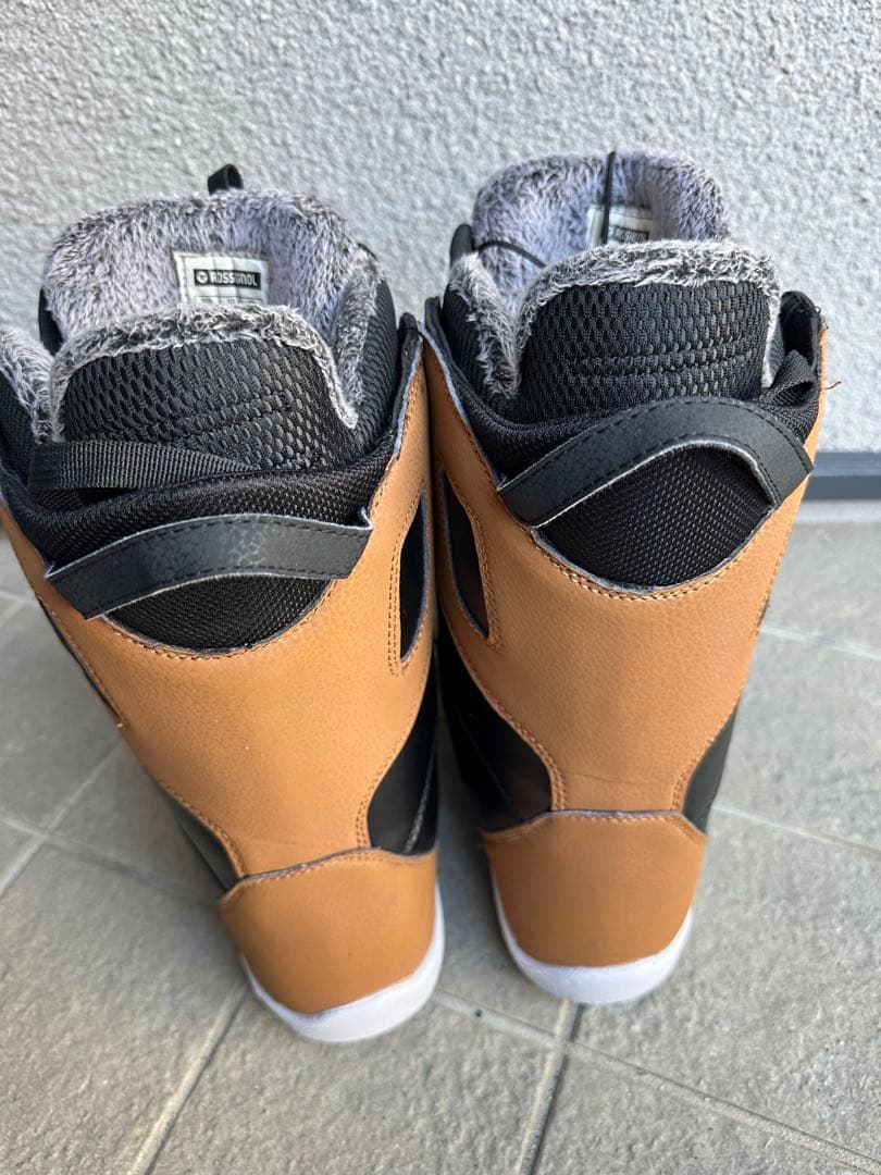 値引き中　スノーボードブーツ ダイヤル式ボア　ロシニョール