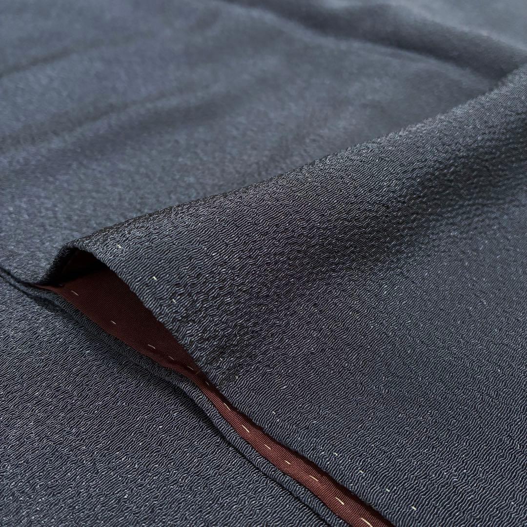 【美品✨】洗える着物　色無地　鬼シボ縮緬　暗い紫色　手縫い仕立て　幅広め　袷F8