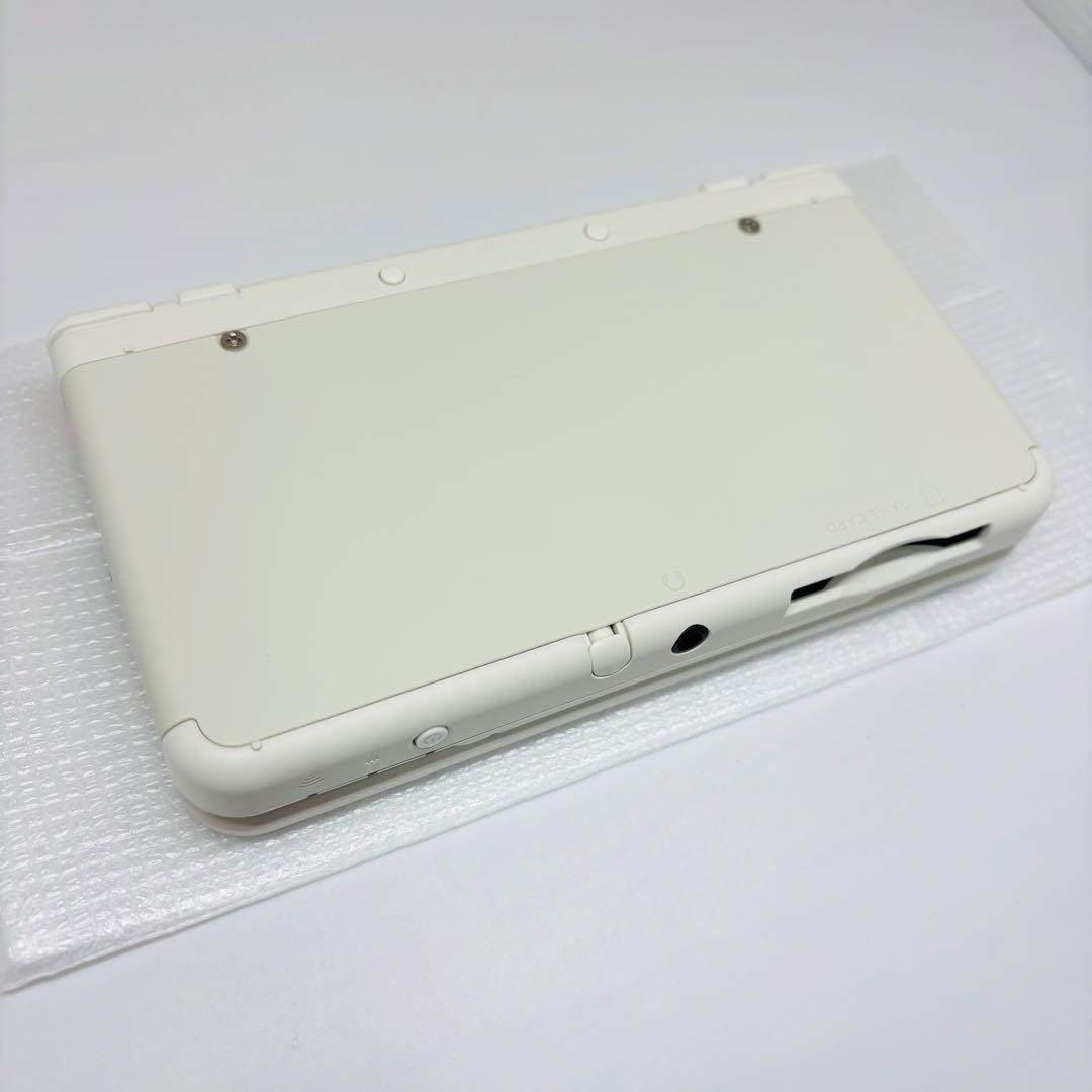 2664【ほぼ新品】Newニンテンドー3DS きせかえプレート ホワイト