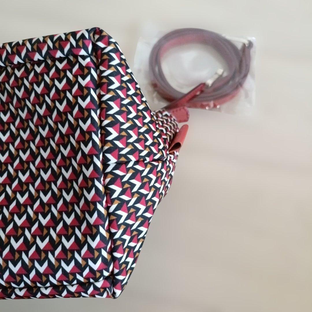 ロベルタピエリROBERTA PIERIトートバッグショルダー赤タタミ柄美品軽量