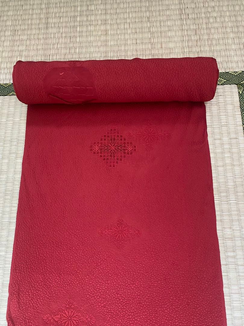 反物　絹　刺繍　着物　赤　赤丹色 未仕立て　リメイク/i020