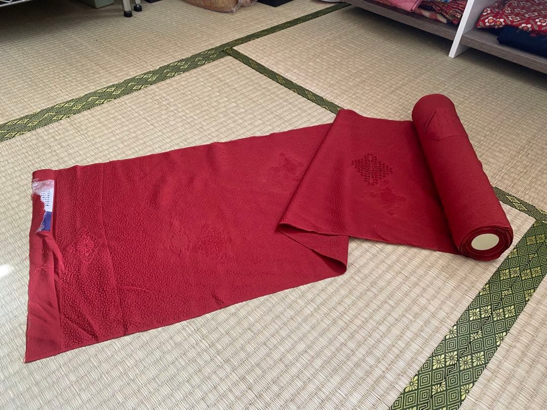反物　絹　刺繍　着物　赤　赤丹色 未仕立て　リメイク/i020