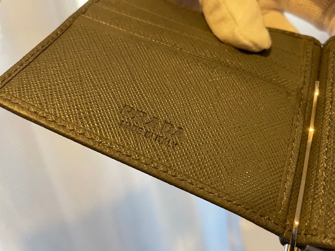 PRADA グレー レザー マネークリップ
