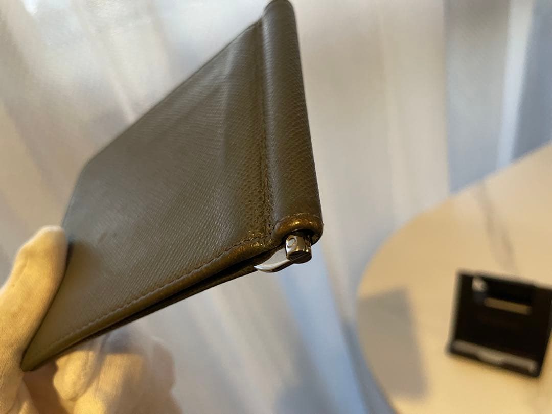 PRADA グレー レザー マネークリップ