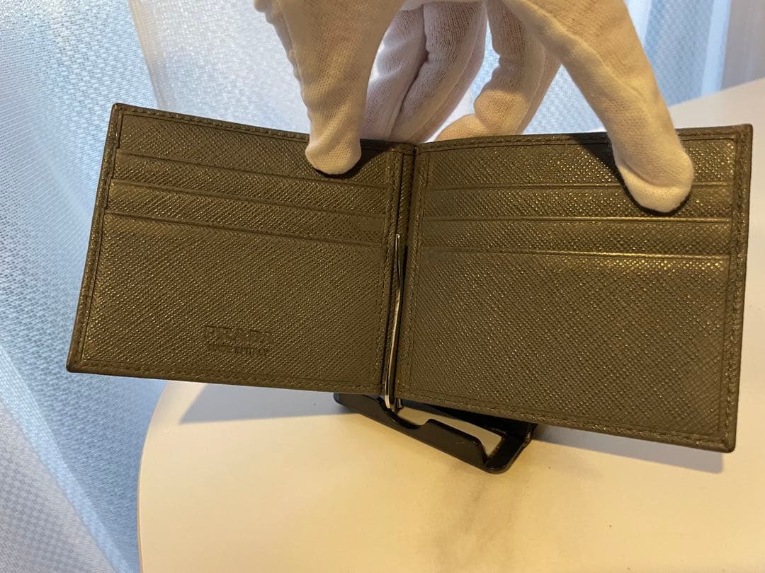 PRADA グレー レザー マネークリップ