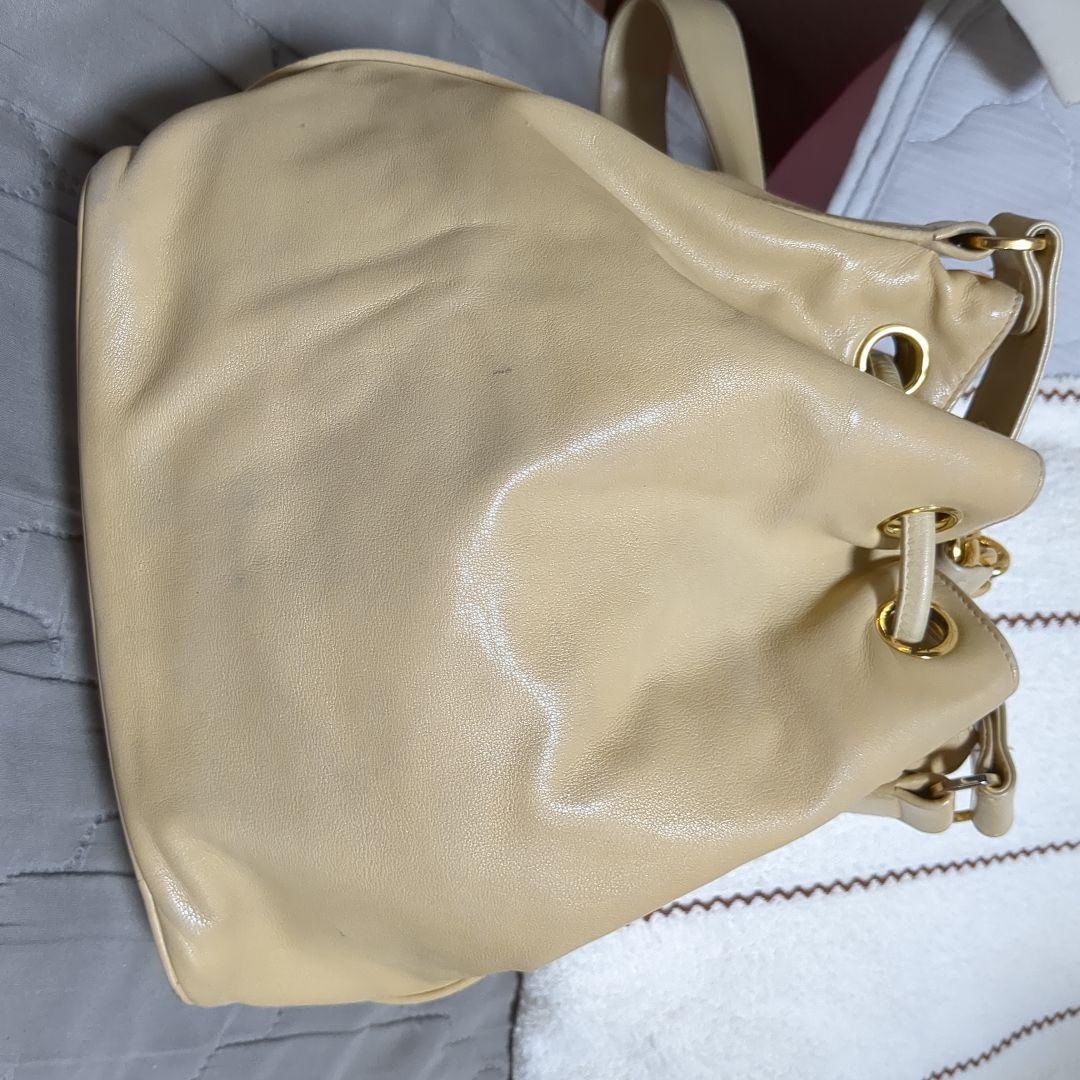 シャネル　チェーンショルダーバッグ　デカココマーク　ラムスキン　ベージュ