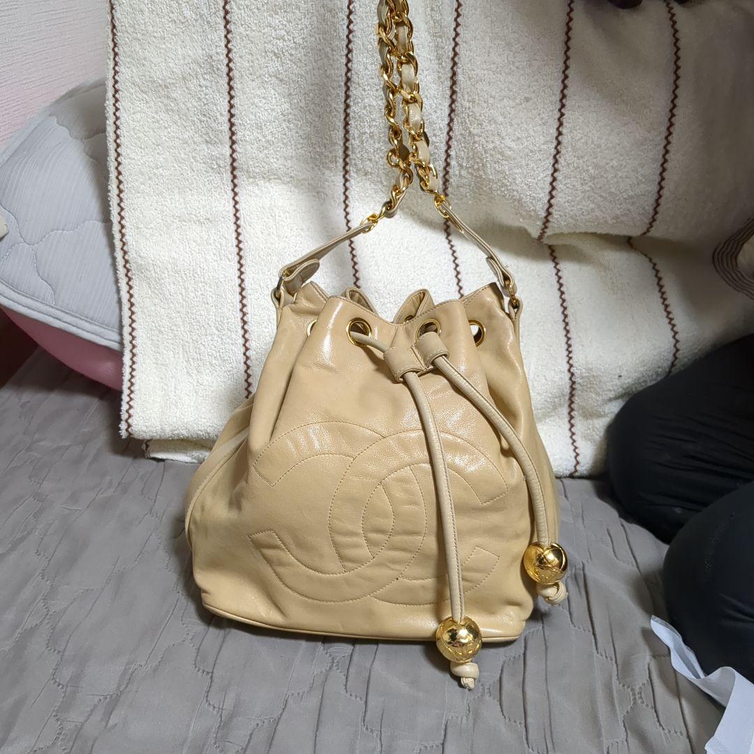 シャネル　チェーンショルダーバッグ　デカココマーク　ラムスキン　ベージュ