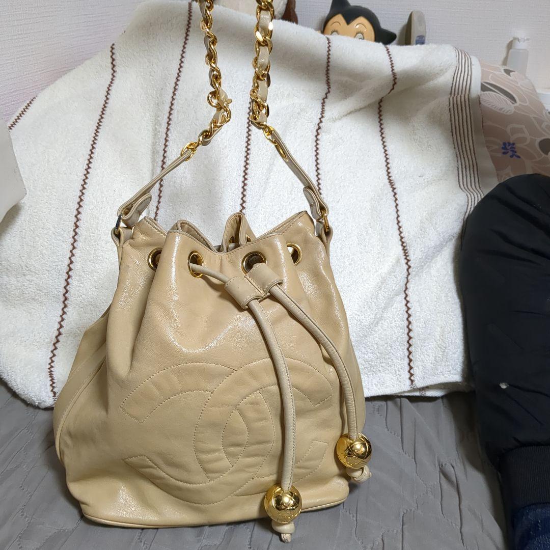 シャネル　チェーンショルダーバッグ　デカココマーク　ラムスキン　ベージュ