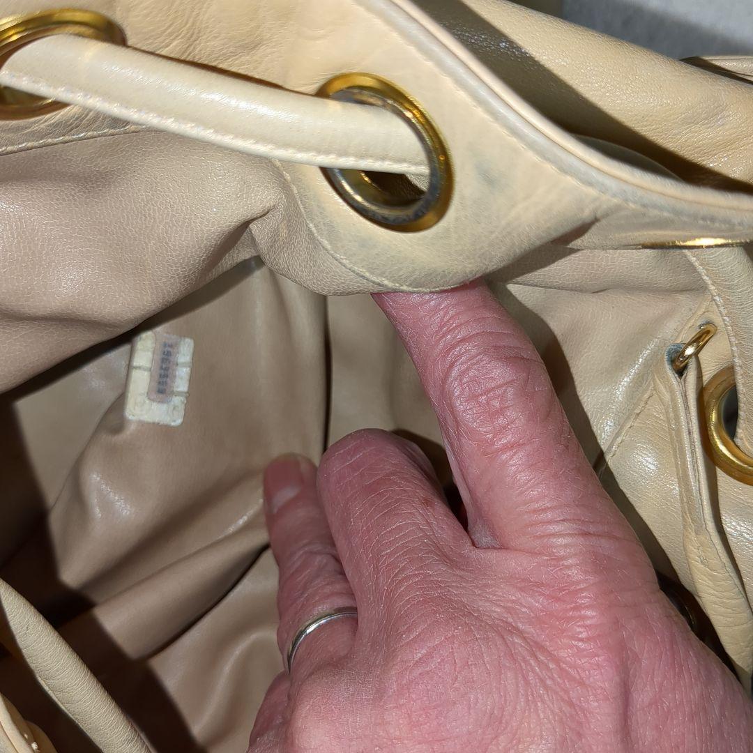 シャネル　チェーンショルダーバッグ　デカココマーク　ラムスキン　ベージュ