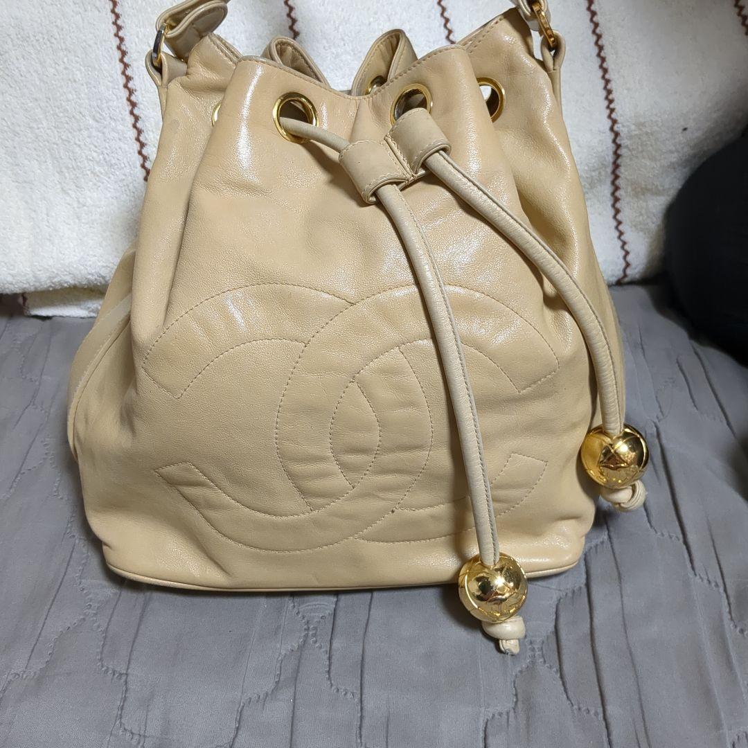 シャネル　チェーンショルダーバッグ　デカココマーク　ラムスキン　ベージュ