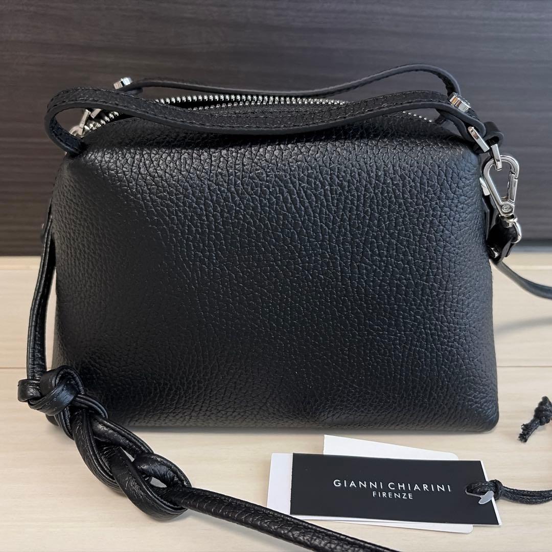 ジャンニキアリーニ アリファS 黒 Nero ショルダーバッグ