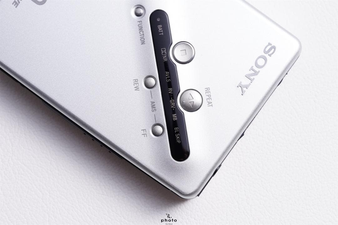 SONY WALKMAN 薄型高音質 カセットウォークマン WM-EX677 S