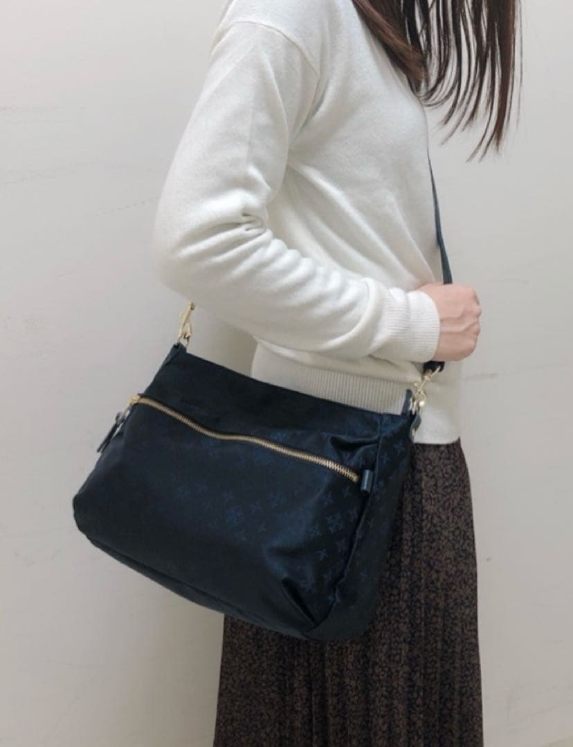 ラシットショルダーバッグポーチ付