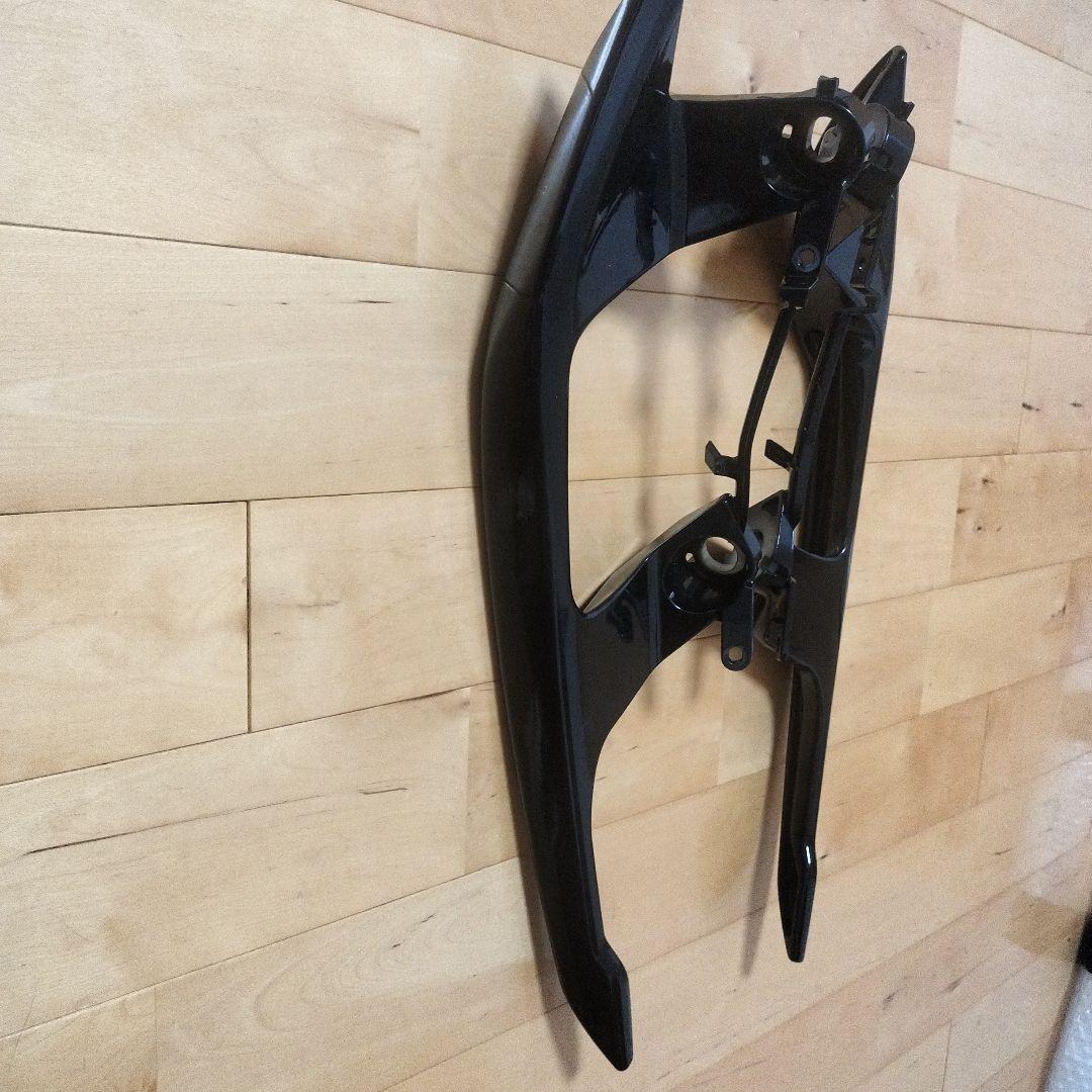 ヤマハXMAX250　赤いカウルとアシストグリップのみ