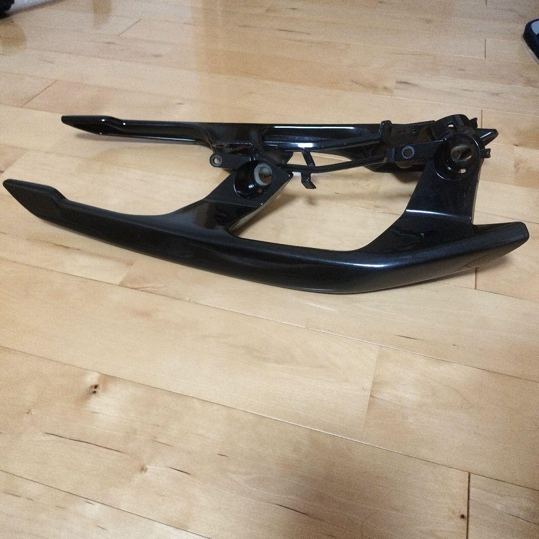 ヤマハXMAX250　赤いカウルとアシストグリップのみ