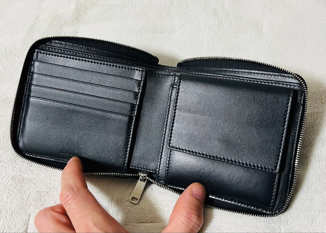 【値下げ中】CELINE セリーヌ ジップドバイフォールドウォレット ブラック