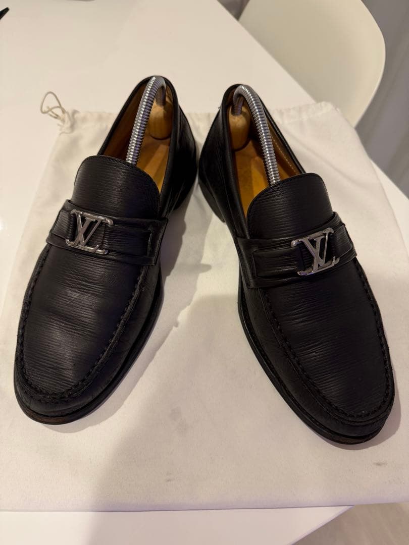 Louis Vuitton ブラックレザー ローファー