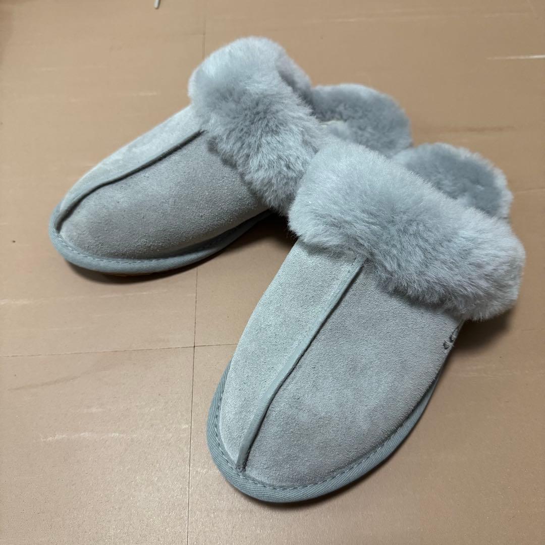 【ほぼ未使用】UGG グレー ファー付きスリッパ