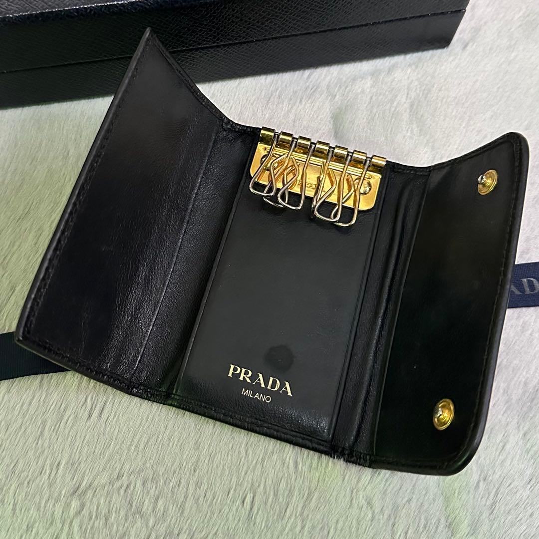 PRADA プラダ　キーケース　６連　ゴールドロゴ　ブラック