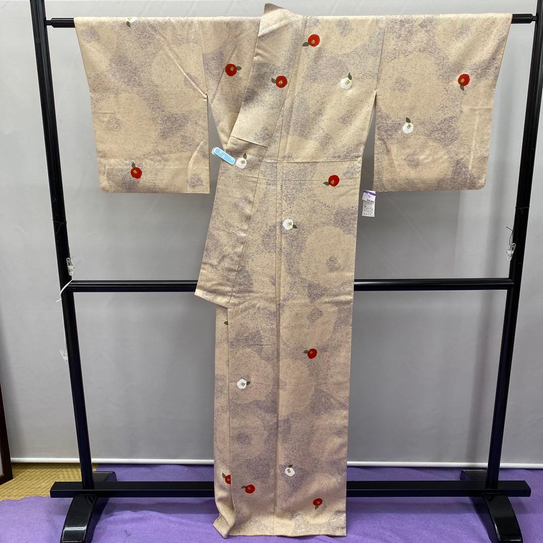 BY5405 椿　小紋　着物　正絹　おしゃれ着　ピンクベージュ　灰