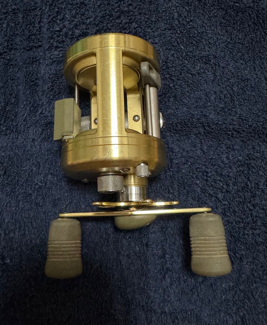 J*G様 CALCUTTA ベイトリール ゴールド　カルカッタ400