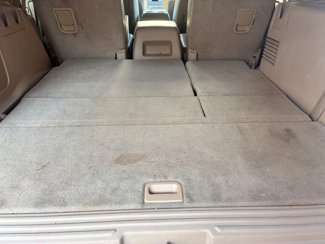 m*i様 Lincoln Navigator ゴールド SUV 5ドア