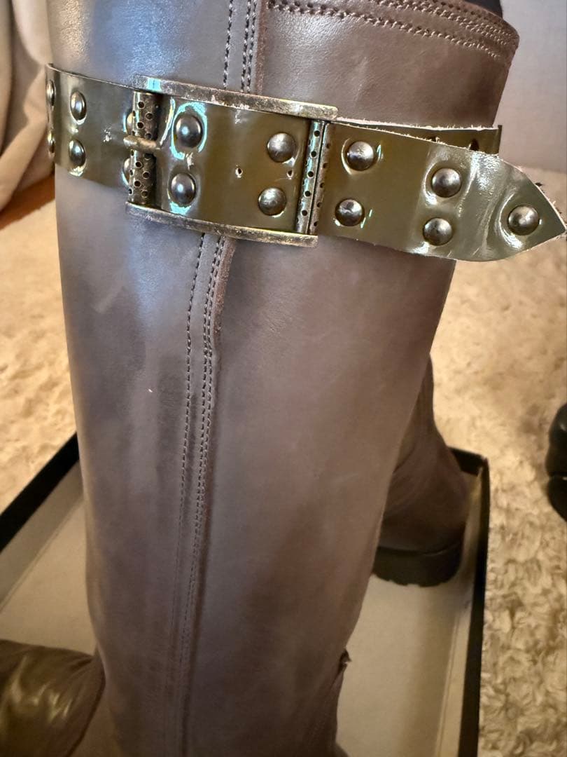 【値下げしました】Giftur Crump スタッズ付き　ロングブーツ