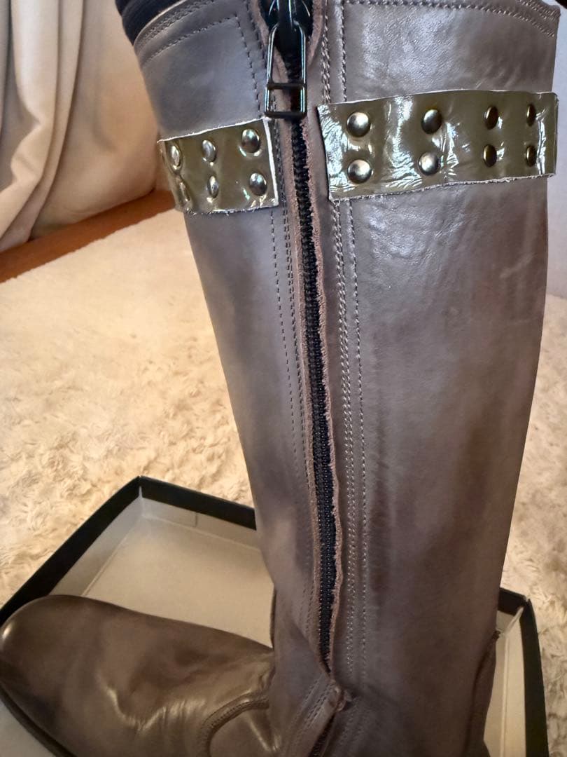 【値下げしました】Giftur Crump スタッズ付き　ロングブーツ