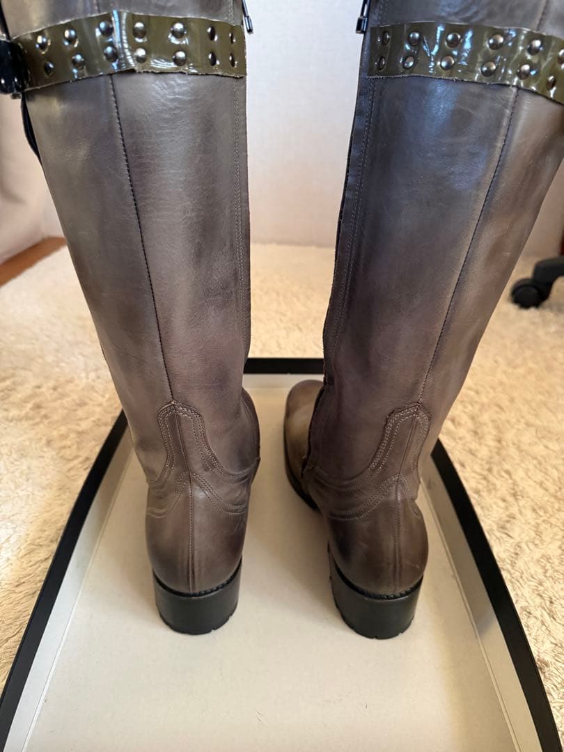 【値下げしました】Giftur Crump スタッズ付き　ロングブーツ