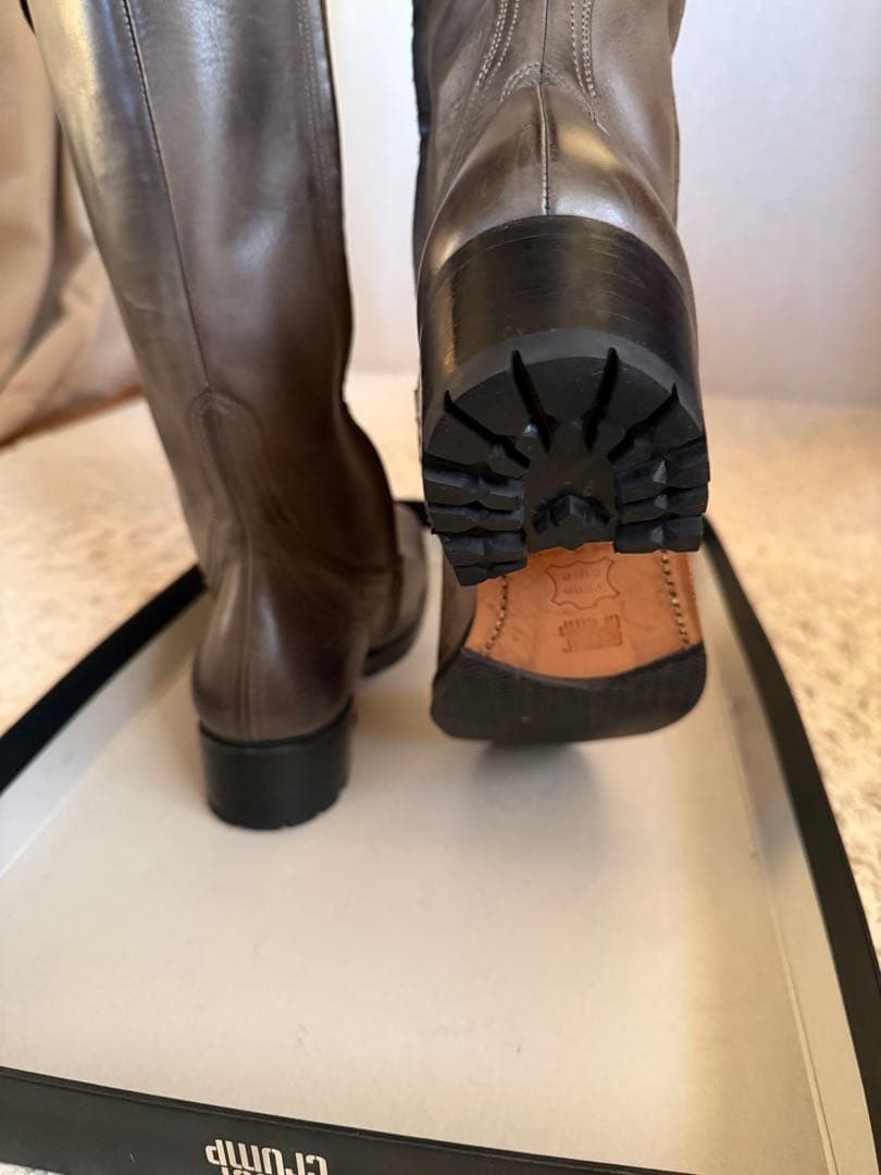 【値下げしました】Giftur Crump スタッズ付き　ロングブーツ