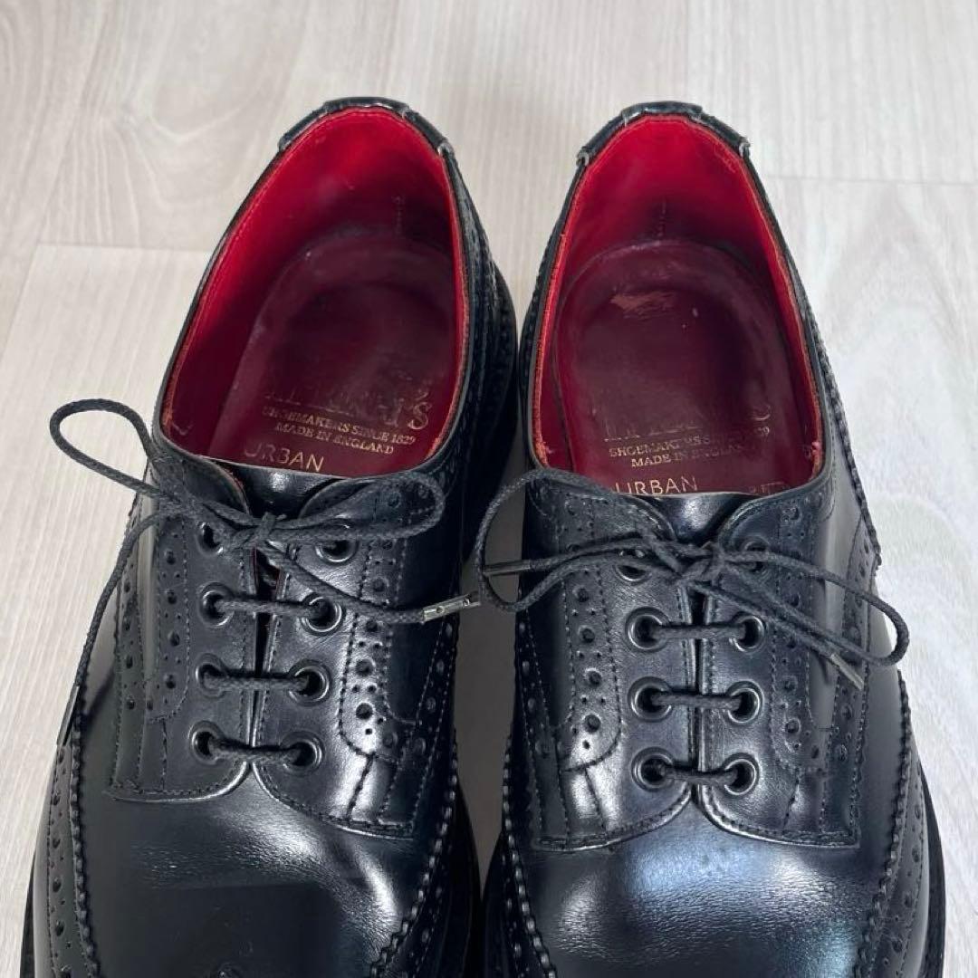 【美品】トリッカーズ　バートン 革靴　ウィングチップ　8.5　UR別注モデル