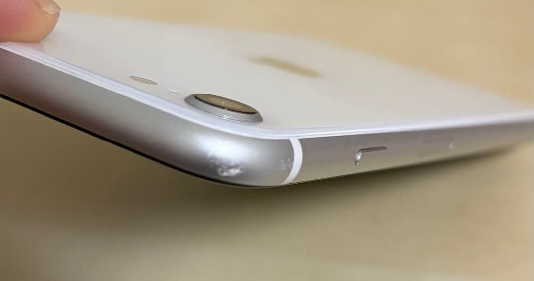 iPhone SE 第2世代 64GB 右下画面割れあり ホワイト