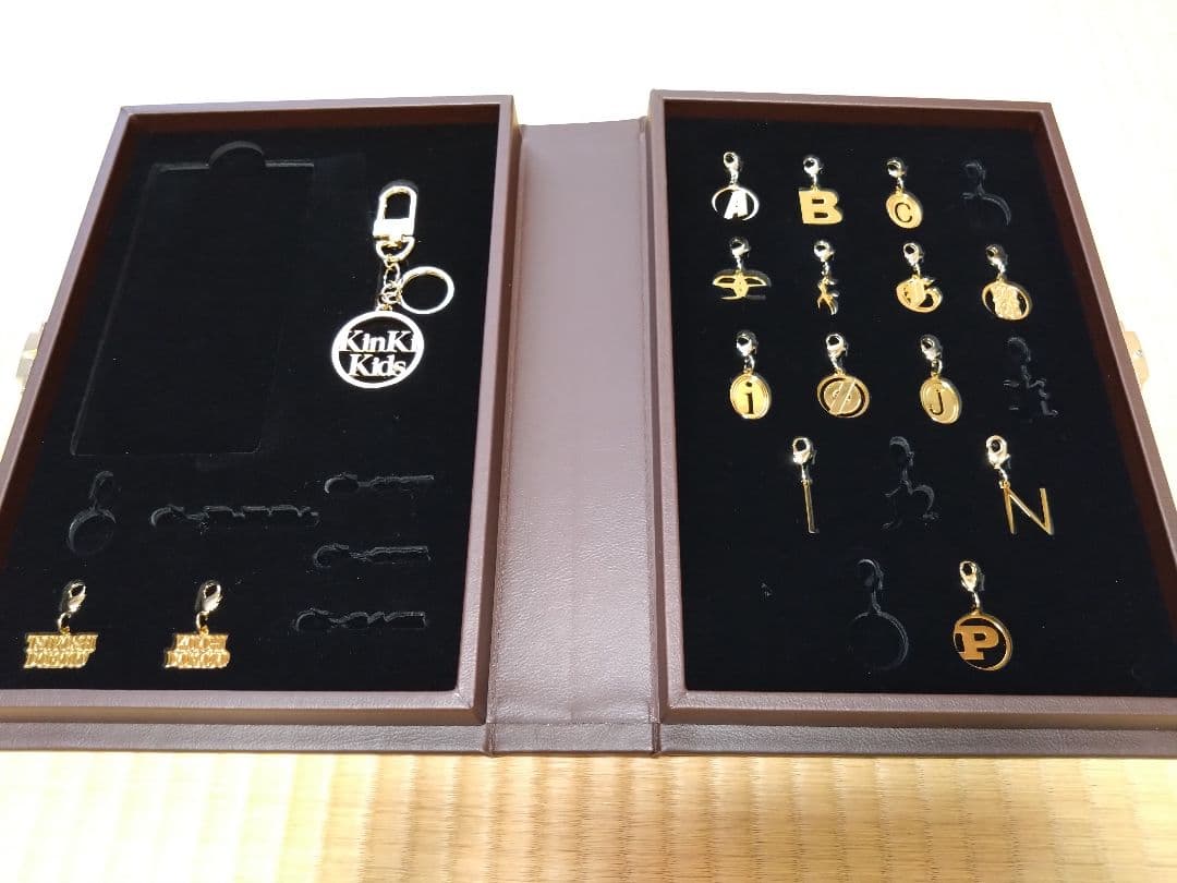 KinKi Kids 39 Very much（DVDなし、チャーム抜けあり）