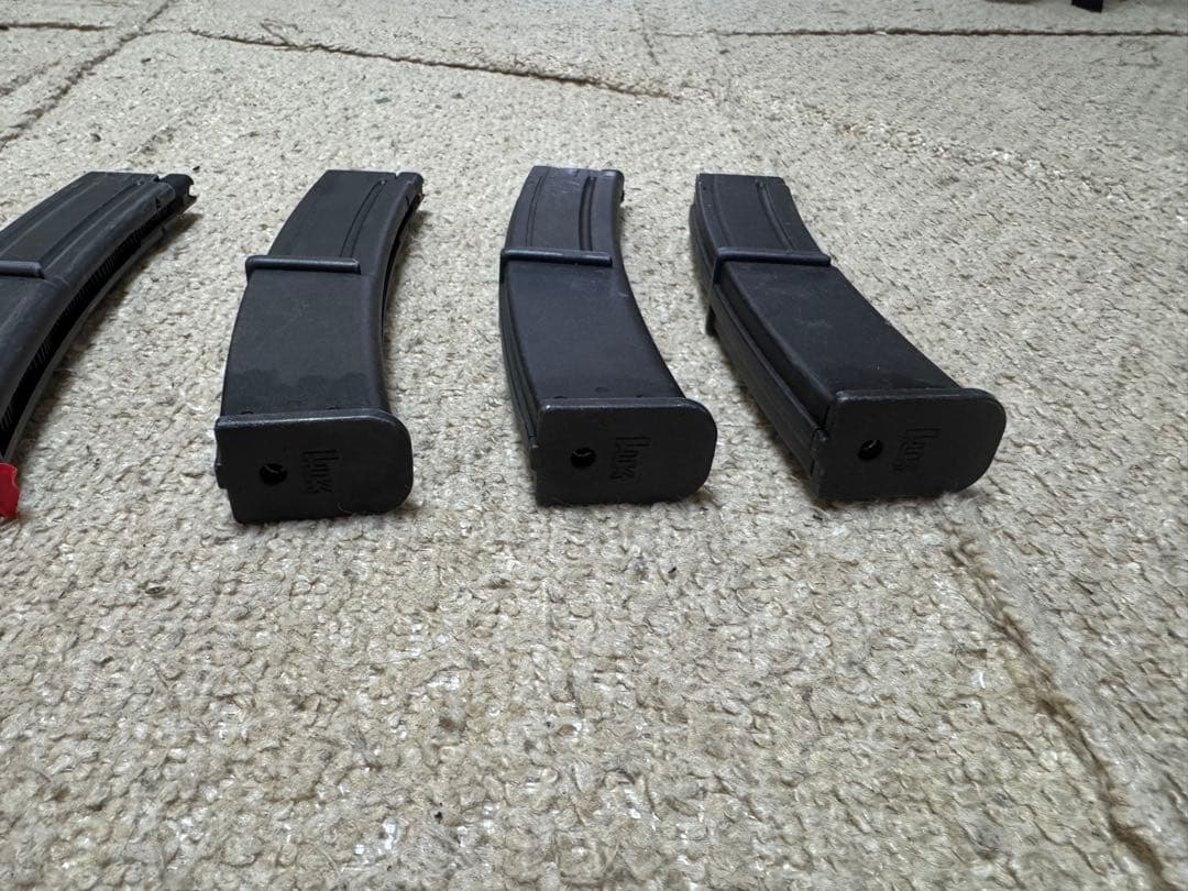 【東京マルイ】 ガスブローバックガン MP7A1 タンカラー マガジン5本付き