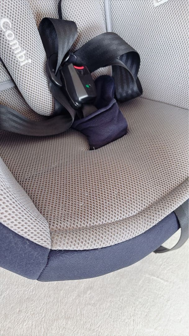 コンビ combi チャイルドシート