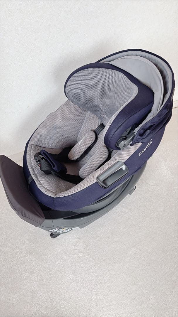 コンビ combi チャイルドシート