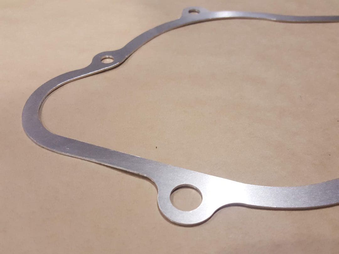 ジャイロ後期Lカバーガスケットアルミ　1mm削り出し